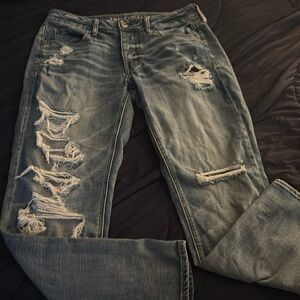 American Eagle distressed Tomgirl jeans